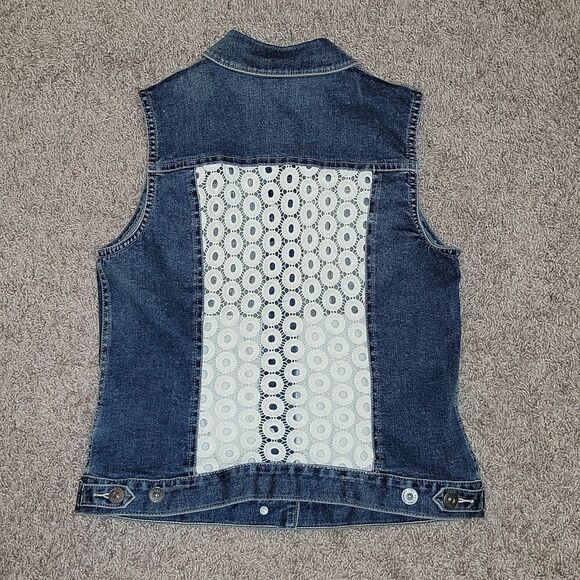 Two by Vince Camuto Denim Vest with White Crochet Lace Back Detail Size XS - Picture 7 of 8